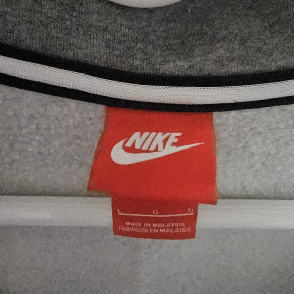 Nike Men's Gray Hoodie Sweater - Picture 5 of 5